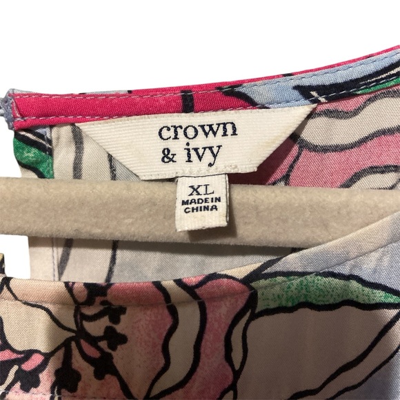 NWOT Crown and Ivy women’s floral blouse SIZE XL - Picture 5 of 11
